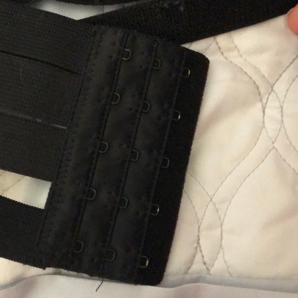 Black strappy bra 34D - Picture 6 of 6